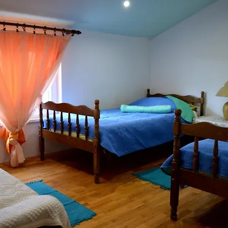 Rural Escape For Family And Friends